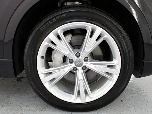 Used 2019 Audi Q8 Premium w/ Convenience Package image 81