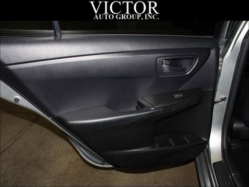 Used 2017 Toyota Camry SE FWD image 23