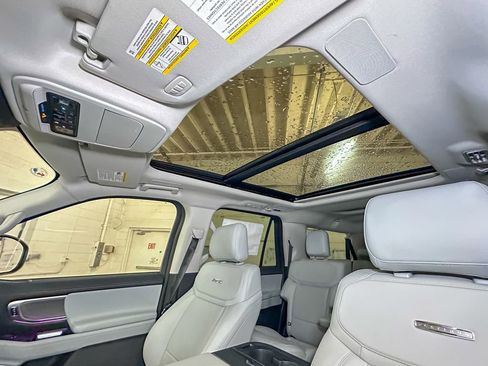 New 2025 Ford Expedition Max Platinum w/ Driver's Package AWD/4WD image 27