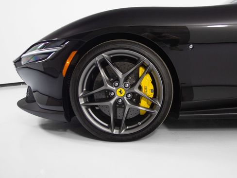 Certified 2022 Ferrari Roma image 10