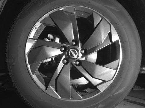 Used 2025 Nissan Rogue SV image 12