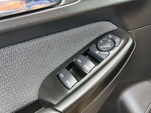 Used 2023 Chevrolet TrailBlazer LT FWD image 21