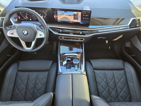 Used 2024 BMW X7 xDrive40i image 31