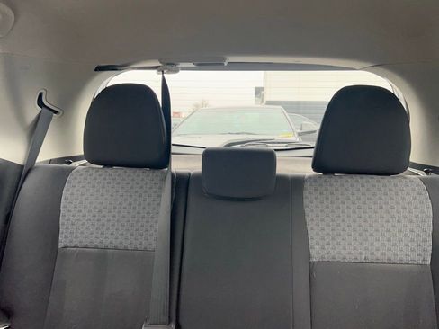 Used 2016 Toyota Yaris L image 11