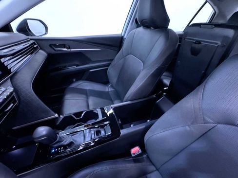 Used 2025 Toyota Camry XLE FWD image 28