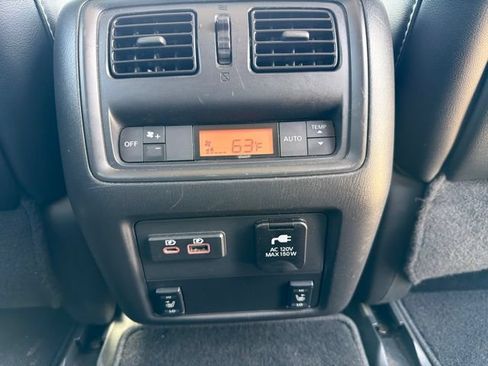 Used 2019 Nissan Pathfinder SL AWD/4WD image 22