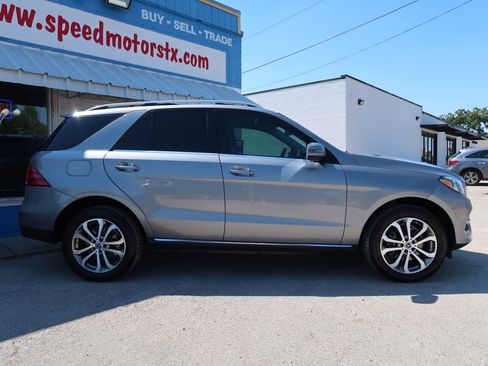Used 2016 Mercedes-Benz GLE 350 4MATIC image 4
