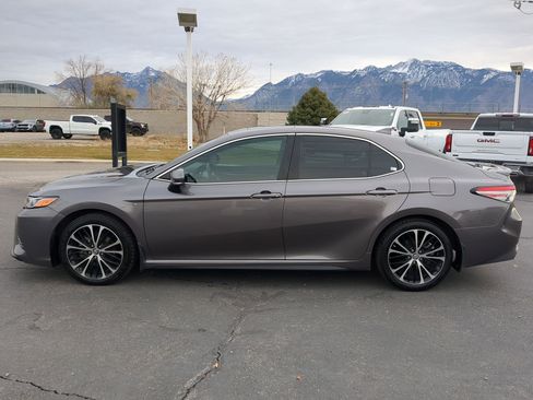 Used 2019 Toyota Camry SE w/ Audio Package image 2