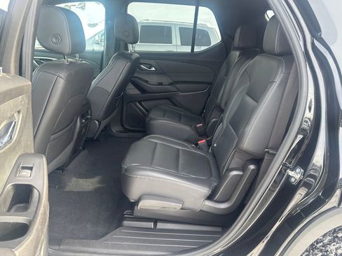 Used 2023 Chevrolet Traverse LT image 9
