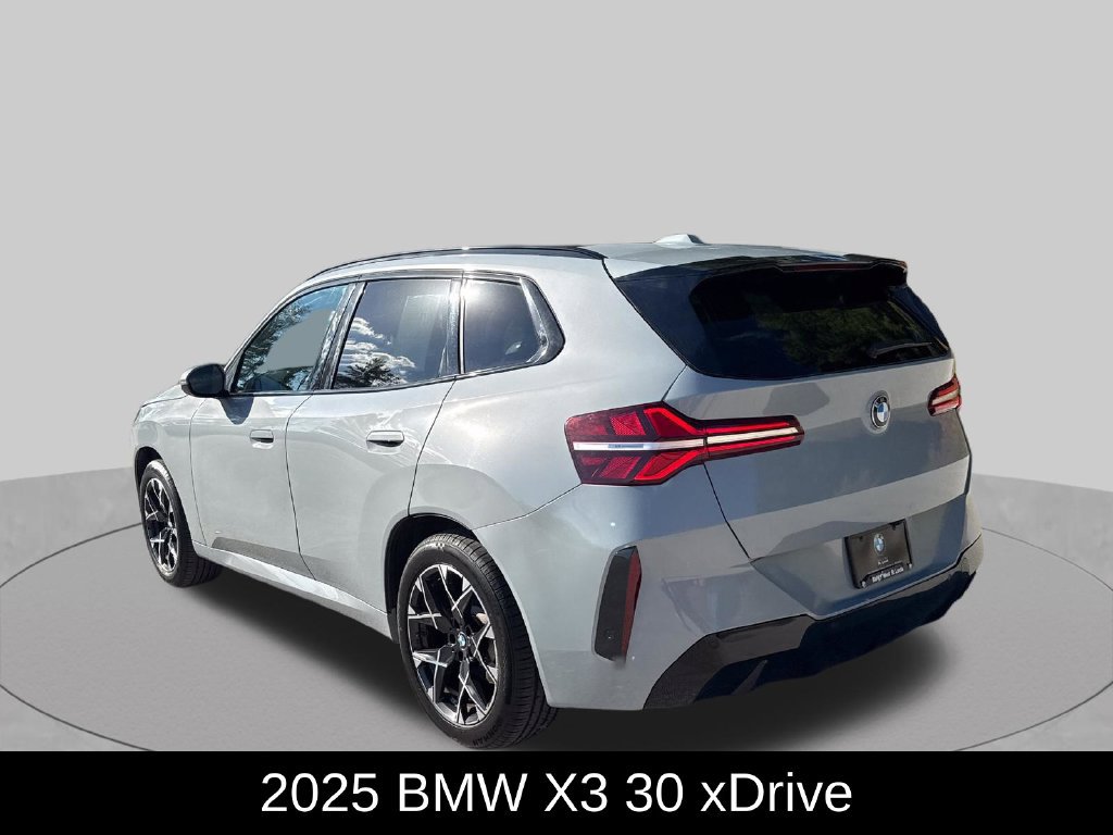 Used 2025 BMW X3 xDrive30i AWD/4WD image 3