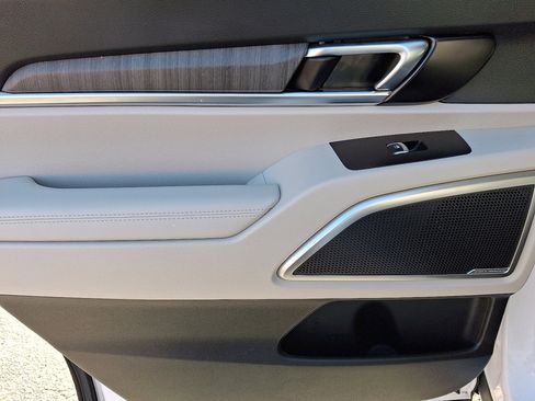 Used 2023 Kia Telluride EX w/ EX Captain's Chair Package image 22