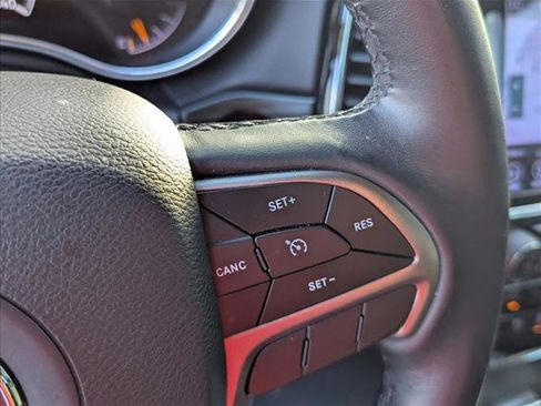 Used 2019 Jeep Grand Cherokee Limited w/ Luxury Group II image 13