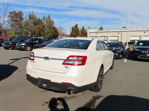 Used 2015 Ford Taurus SEL w/ Equipment Group 201A image 4