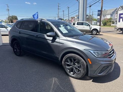 Used 2024 Volkswagen Tiguan SE AWD/4WD image 4