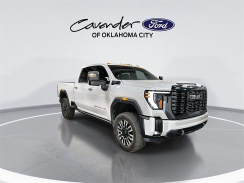 Used 2024 GMC Sierra 2500 Denali Ultimate w/ Max Trailering Package image 2