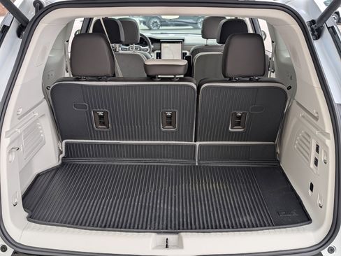 Used 2024 GMC Acadia Denali w/ Super Cruise Package image 19