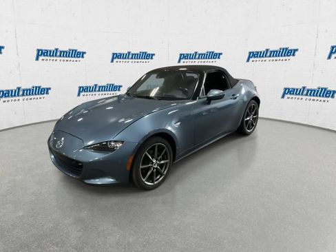 Used 2016 MAZDA MX-5 Miata Grand Touring RWD image 5
