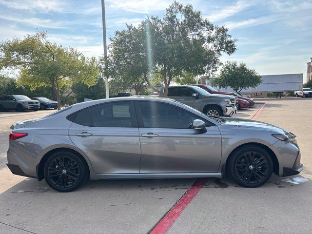 Used 2025 Toyota Camry SE w/ Convenience Package FWD image 4