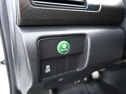 Used 2017 Honda Accord Sport image 16