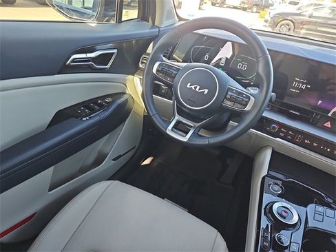 Used 2024 Kia Sportage EX w/ EX Premium Package image 9