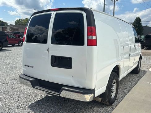 Used 2017 Chevrolet Express 2500 RWD image 6