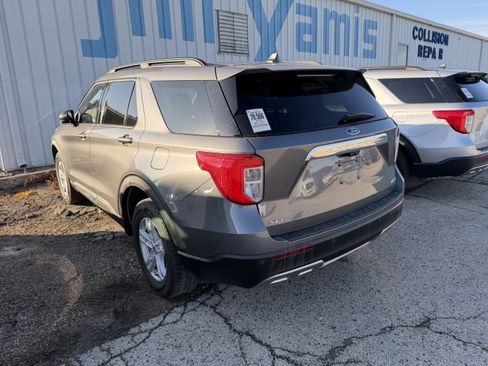 Used 2023 Ford Explorer XLT w/ Equipment Group 202A image 10