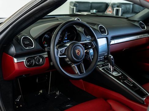 Used 2025 Porsche 718 Boxster image 35