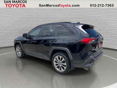 Used 2022 Toyota RAV4 XLE Premium FWD image 3