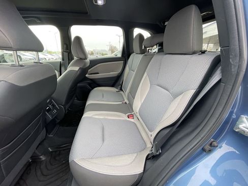 Used 2025 Subaru Forester Premium AWD/4WD image 38