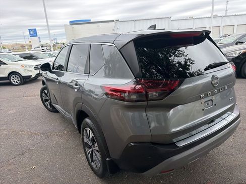Used 2023 Nissan Rogue SV image 5