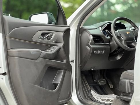 Used 2019 Chevrolet Traverse LS FWD image 9
