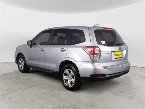 Used 2017 Subaru Forester 2.5i image 3