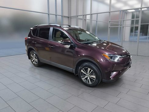 Used 2016 Toyota RAV4 XLE AWD/4WD image 2