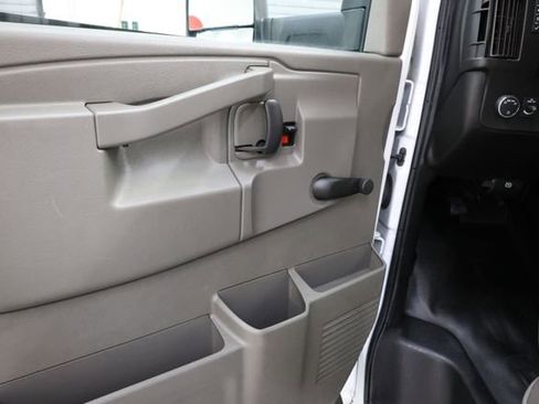Used 2022 Chevrolet Express 3500 w/ Driver Convenience Package RWD image 24