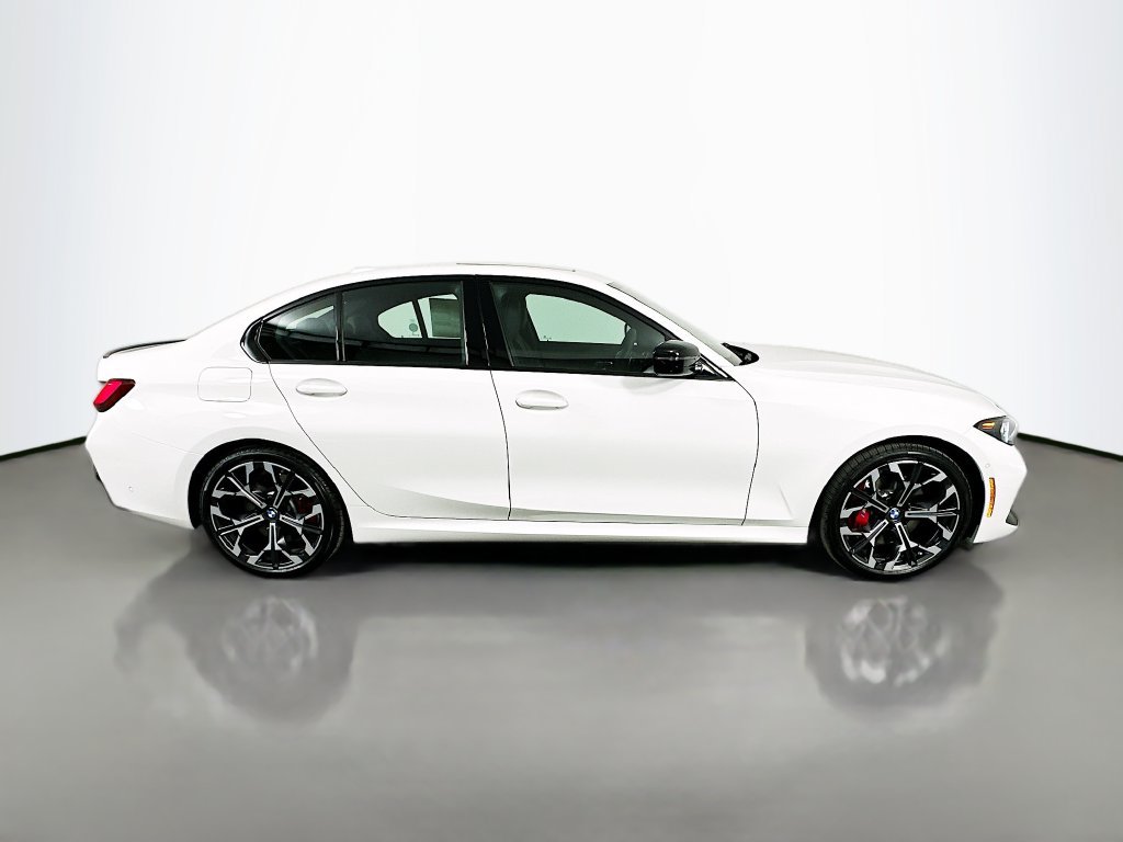 Used 2026 BMW 330i xDrive Sedan w/ M Sport Package AWD/4WD image 4
