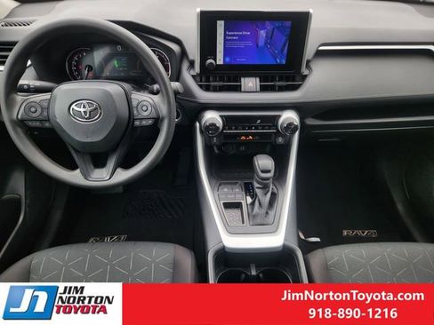 Used 2024 Toyota RAV4 XLE FWD image 26