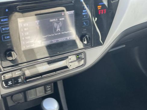Used 2018 Toyota Corolla L image 22