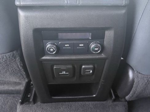 Used 2019 Chevrolet Traverse LT w/ LT Premium Package image 37