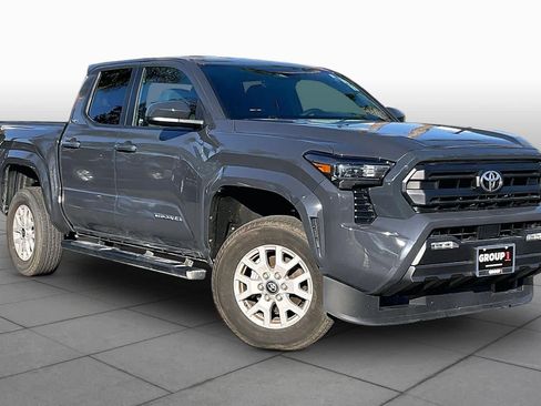 Certified 2025 Toyota Tacoma SR5 AWD/4WD image 2