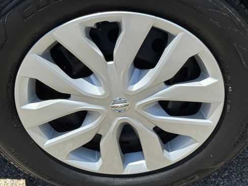 Used 2015 Nissan Rogue S AWD/4WD image 41