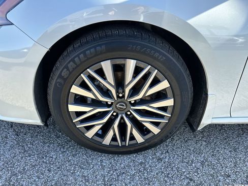 Used 2023 Nissan Altima 2.5 SV image 10