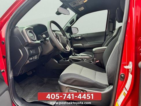 Used 2022 Toyota Tacoma TRD Off-Road AWD/4WD image 6