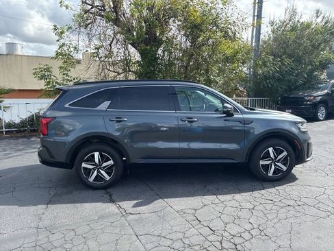 Used 2022 Kia Sorento S image 4
