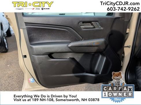 Used 2024 Chevrolet Colorado Trail Boss w/ Technology Package image 15