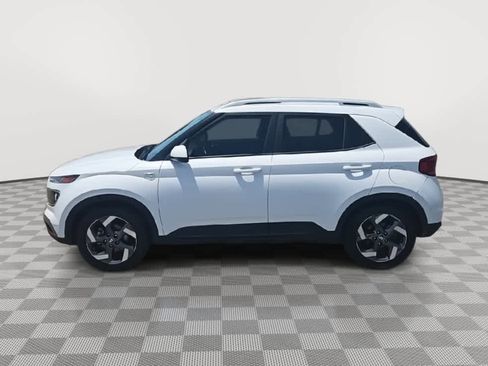 Used 2022 Hyundai Venue SEL FWD image 5