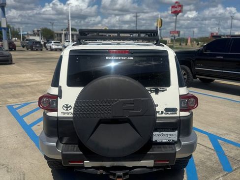 Used 2012 Toyota FJ Cruiser 2WD w/ Upgrade Pkg image 6