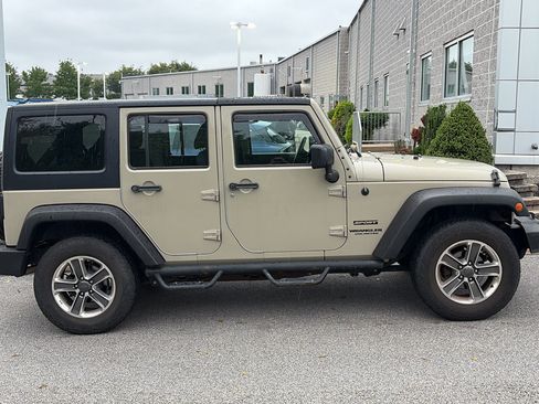 Used 2017 Jeep Wrangler Unlimited Sport w/ Connectivity Group AWD/4WD image 2