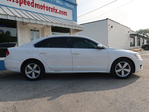 Used 2013 Volkswagen Passat TDI SE FWD image 4