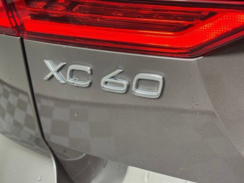 Certified 2025 Volvo XC60 B5 Core w/ Protection Package Premier AWD/4WD image 8