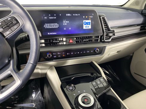 Used 2023 Kia Sportage EX image 28